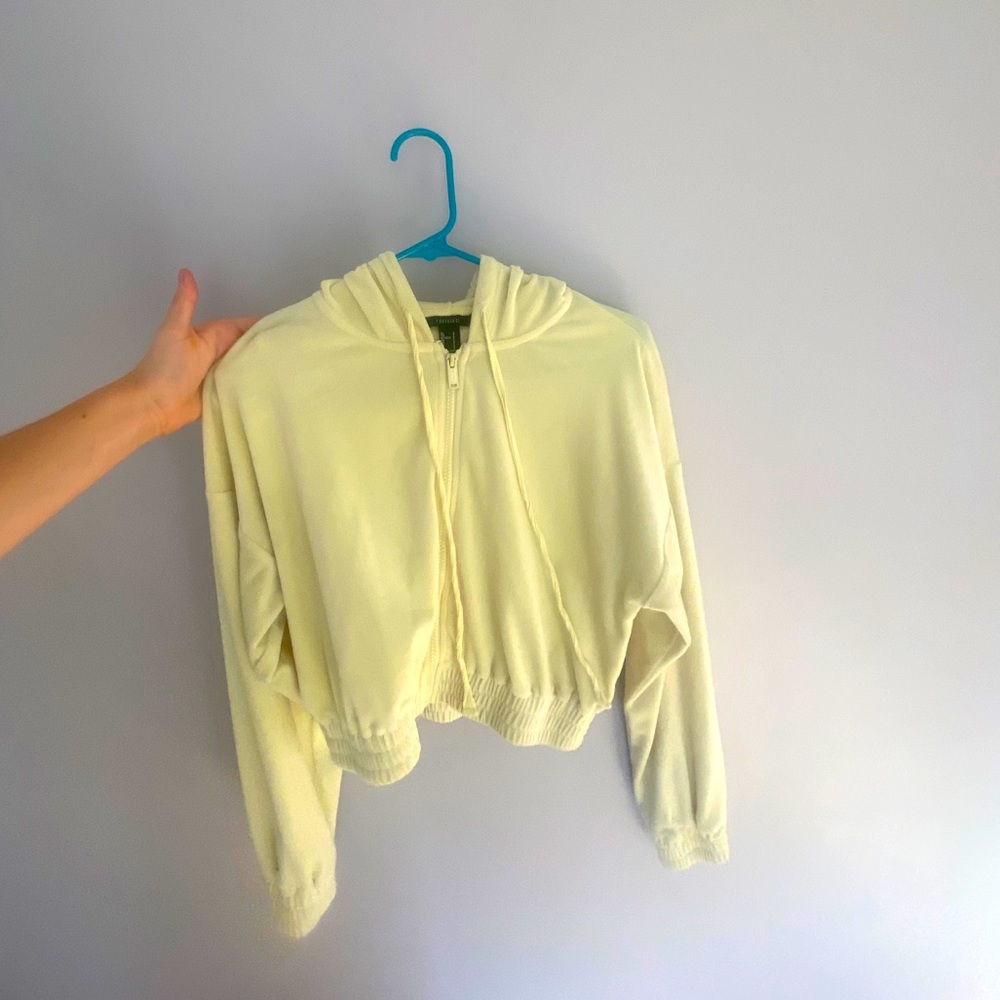 YELLOW CROPPED ZIP UP :)